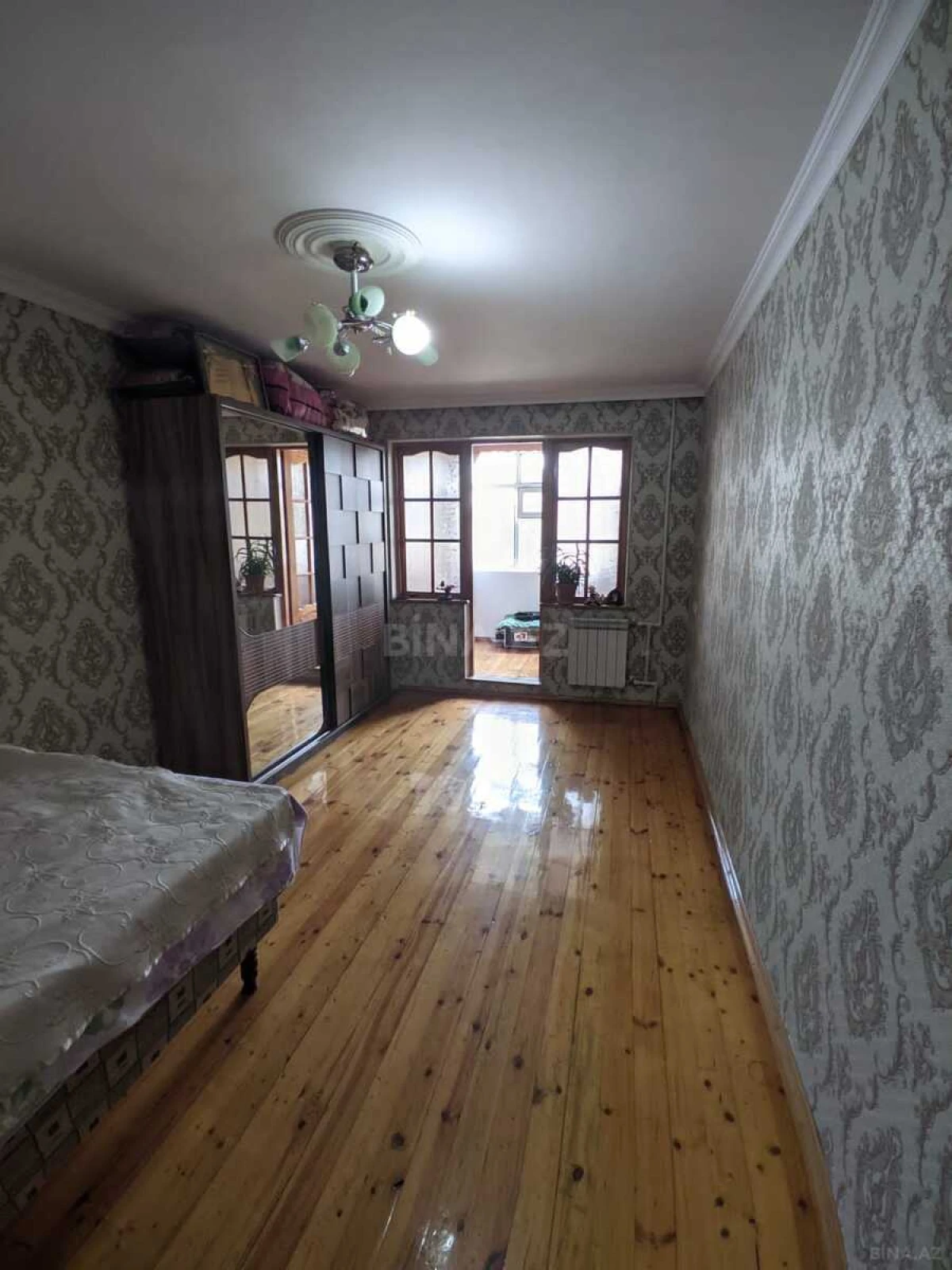 Satılır 4 otaqlı mənzil 105 m²