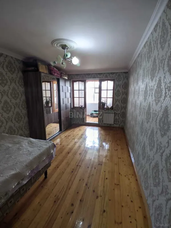 Satılır 4 otaqlı mənzil 105 m²