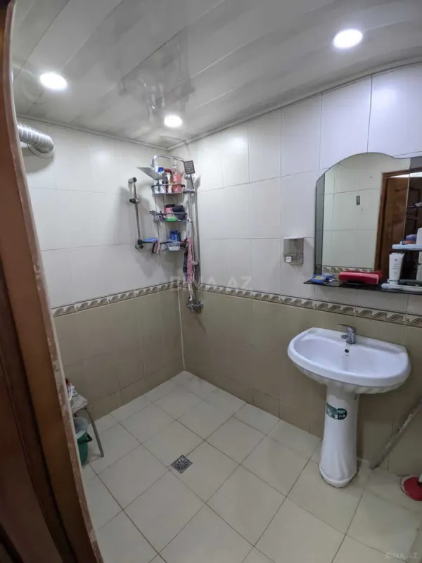 Satılır 4 otaqlı mənzil 105 m²