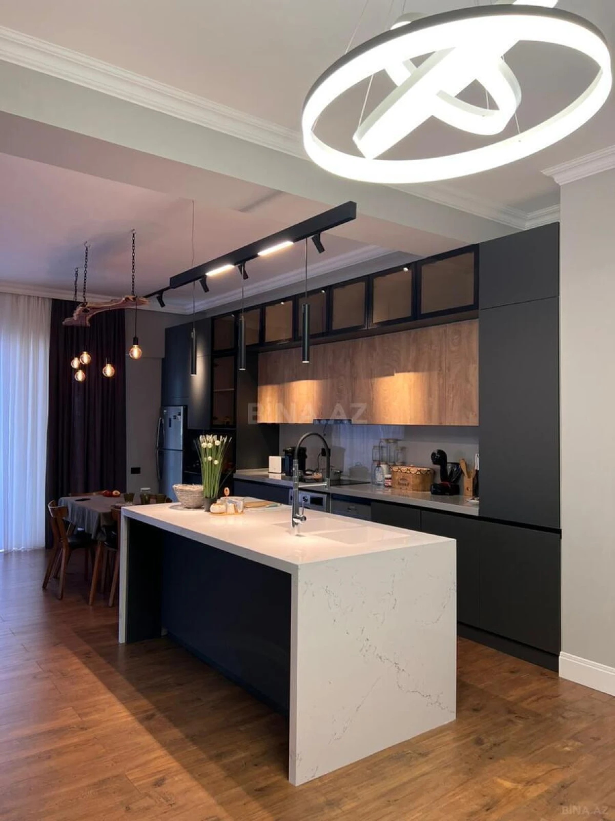 Kirayə verilir 3 otaqlı mənzil 157 m²