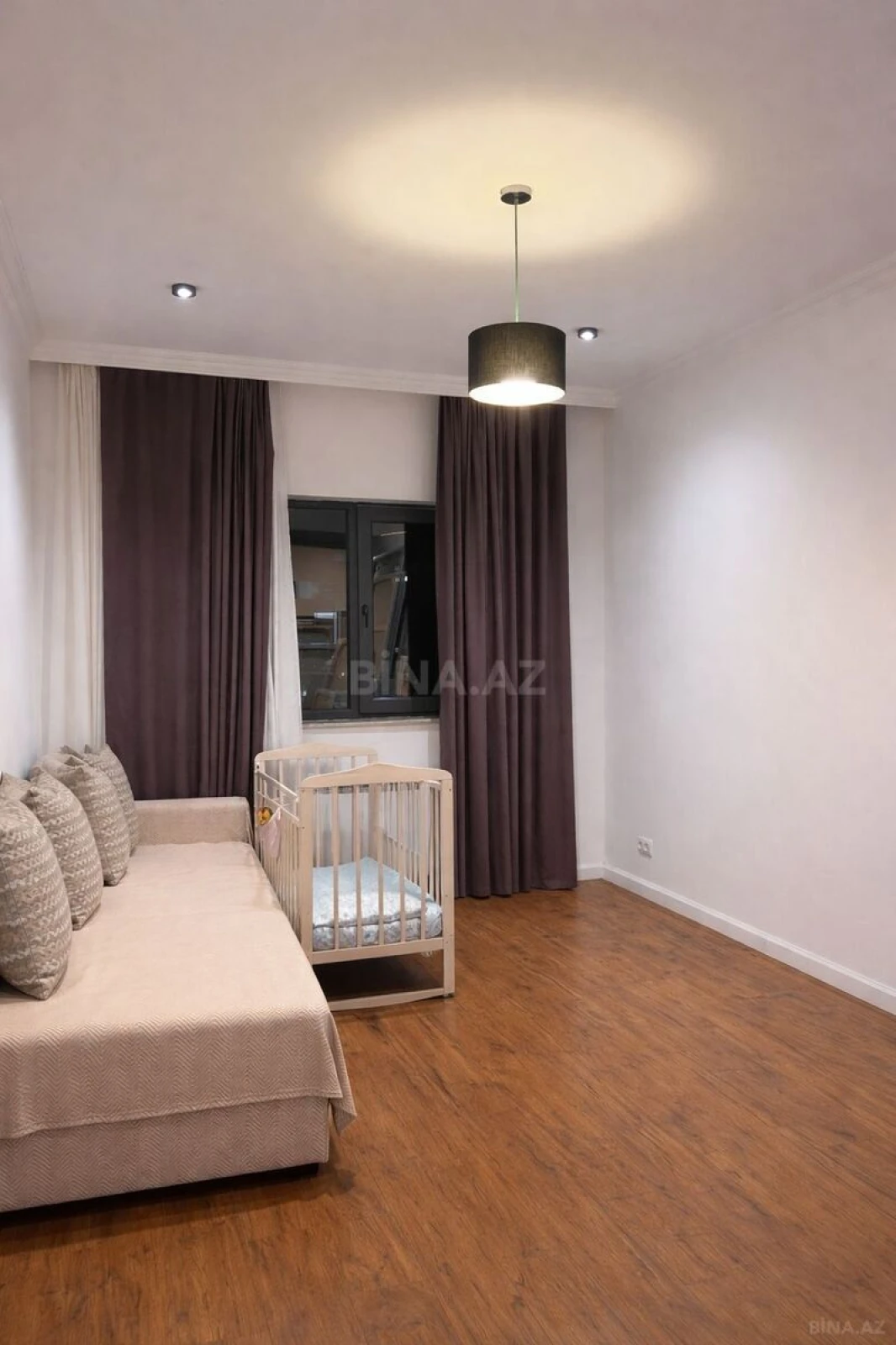 Kirayə verilir 3 otaqlı mənzil 157 m²