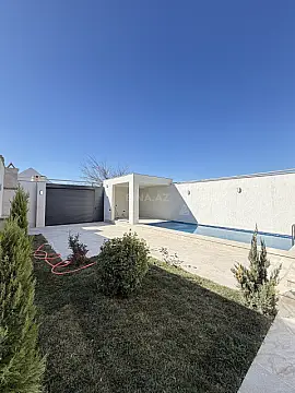 Satılır 4 otaqlı həyət evi 150 m²