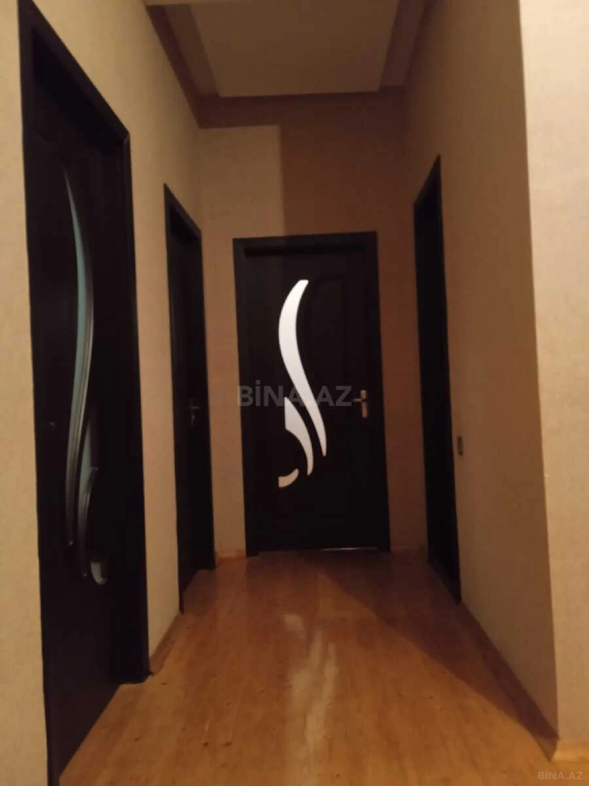 Kirayə verilir 2 otaqlı mənzil 82 m²