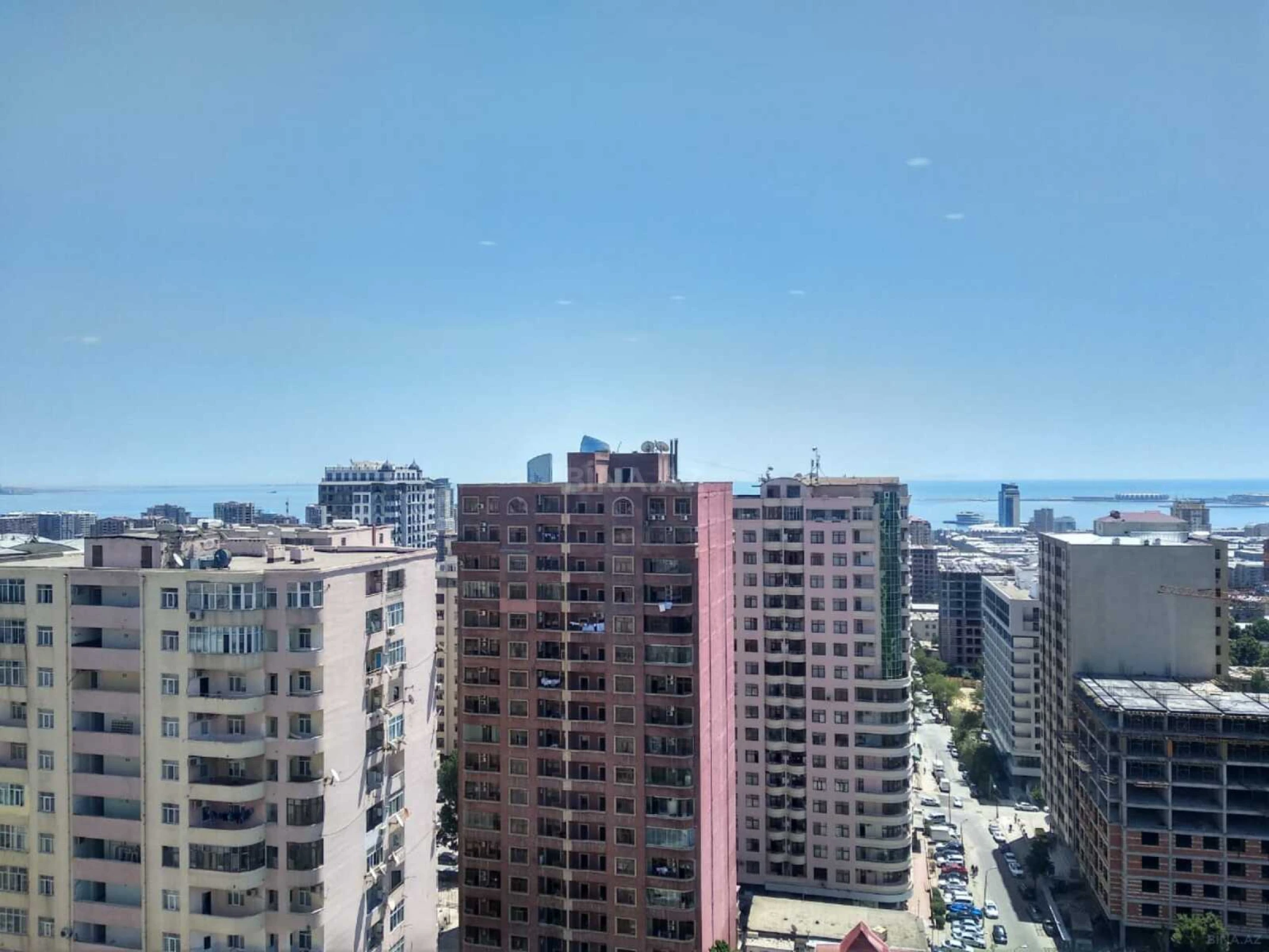 Satılır 3 otaqlı mənzil 130 m²