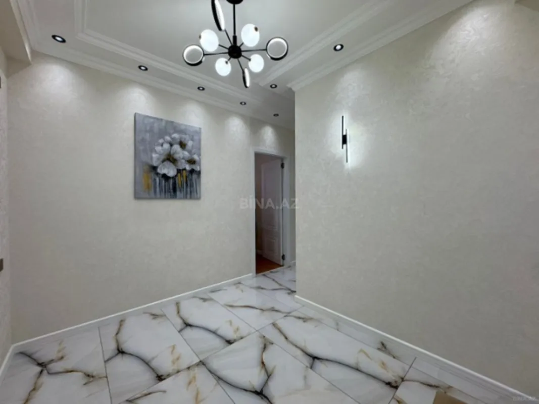 Satılır 3 otaqlı mənzil 109 m²