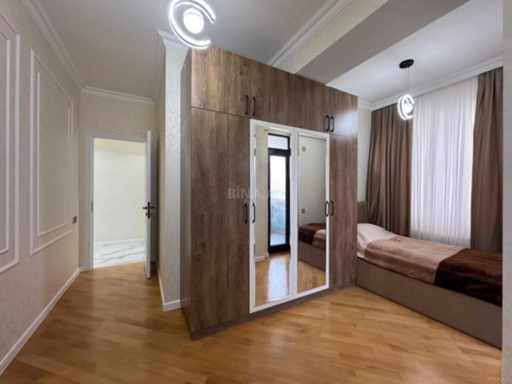 Satılır 3 otaqlı mənzil 109 m²