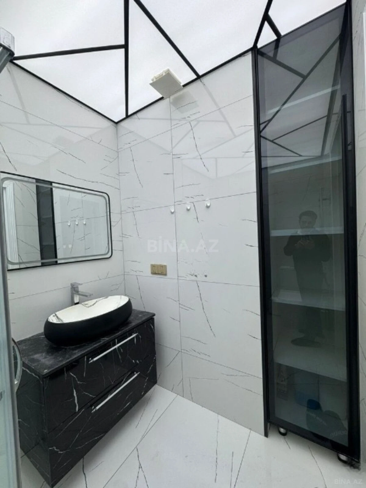 Satılır 3 otaqlı mənzil 109 m²