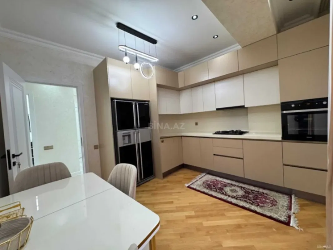 Satılır 3 otaqlı mənzil 109 m²