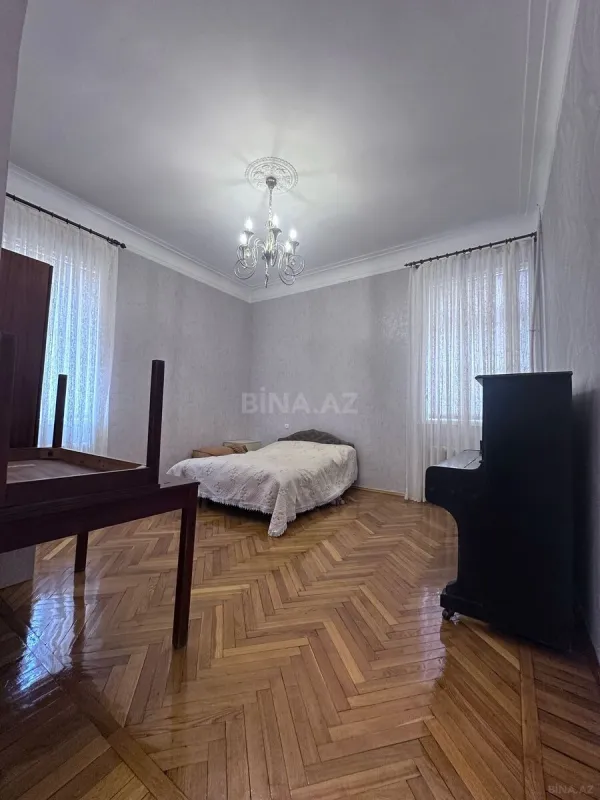 Kirayə verilir 2 otaqlı mənzil 65 m²
