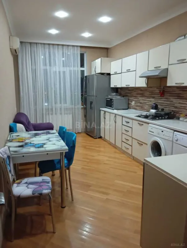 Satılır 3 otaqlı mənzil 115 m²
