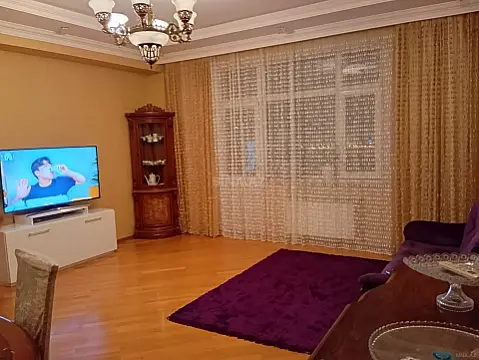 Satılır 3 otaqlı mənzil 115 m²