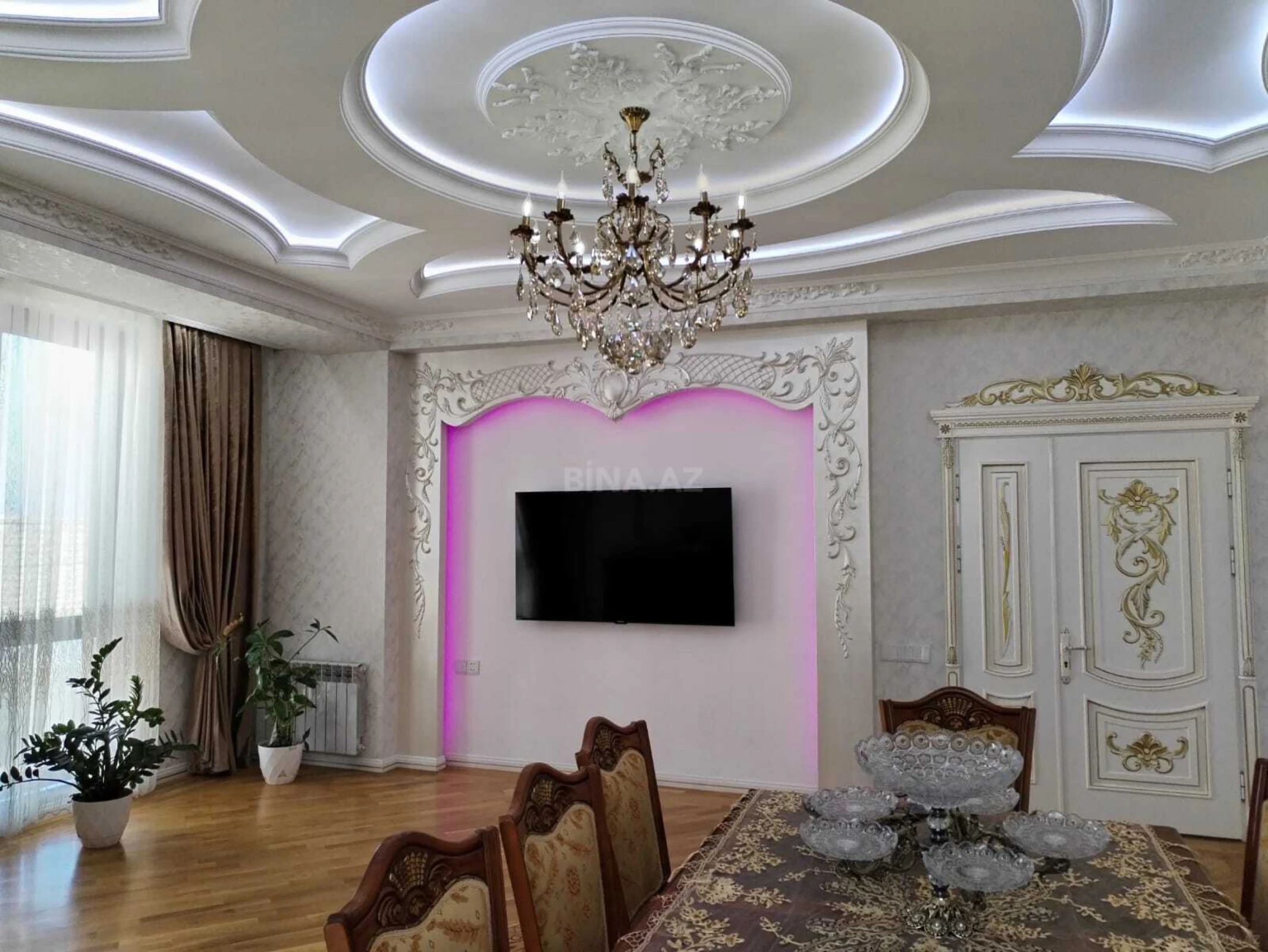 Satılır 3 otaqlı mənzil 147 m²