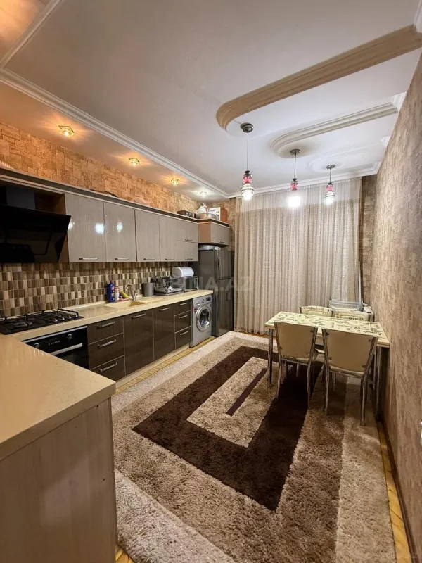 Satılır 2 otaqlı mənzil 73 m²