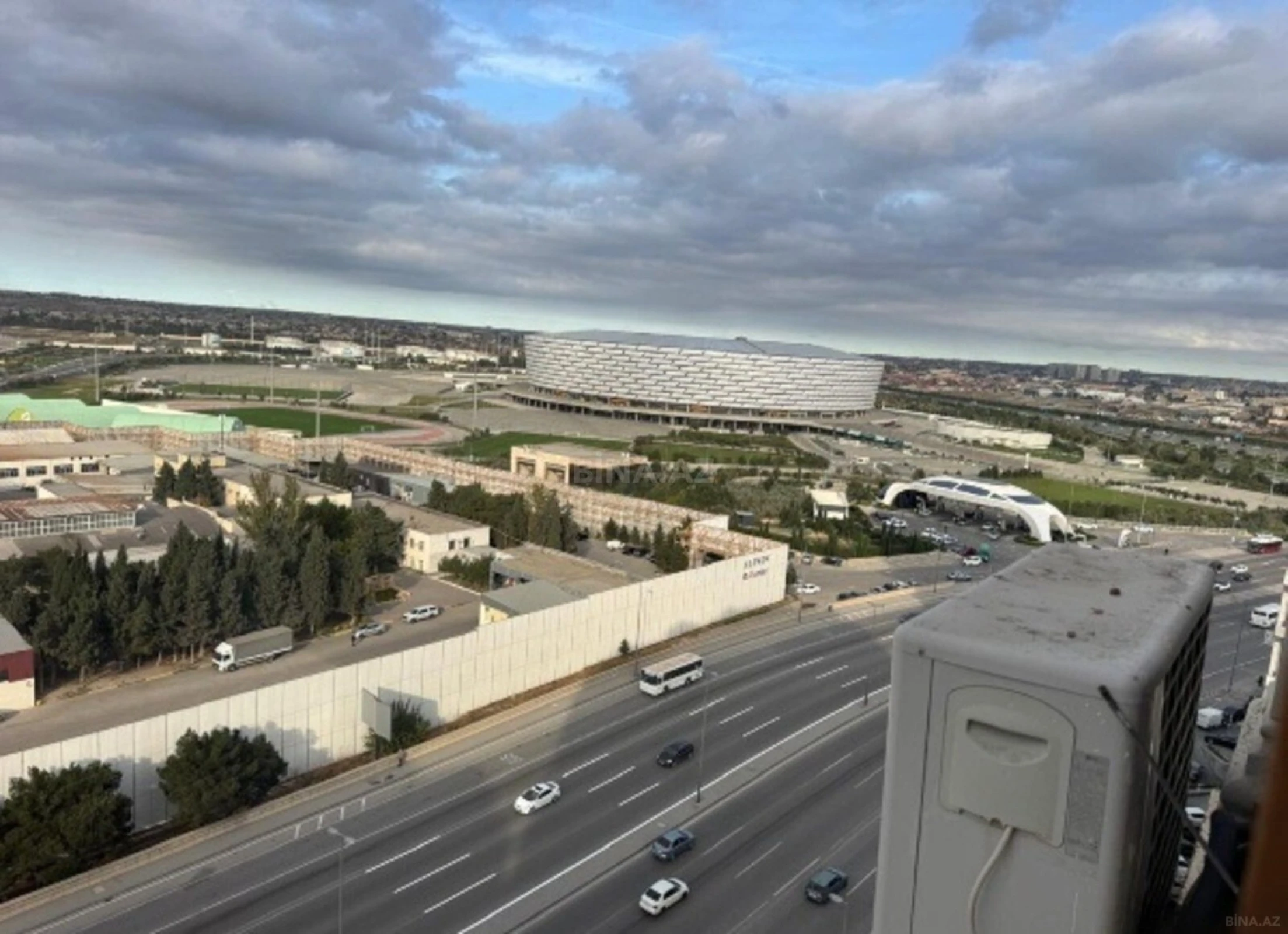 Satılır 2 otaqlı mənzil 61 m²