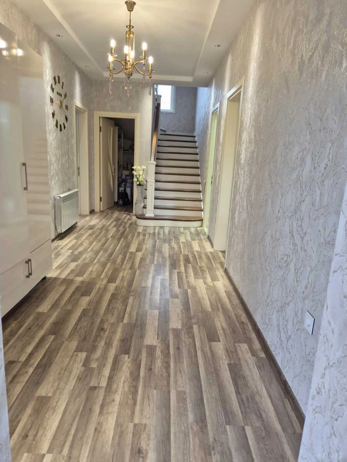 Satılır 5 otaqlı həyət evi 193 m²