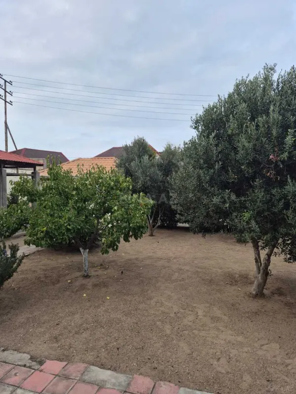 Satılır 5 otaqlı həyət evi 193 m²