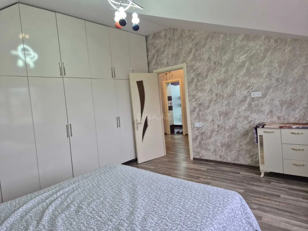 Satılır 5 otaqlı həyət evi 193 m²