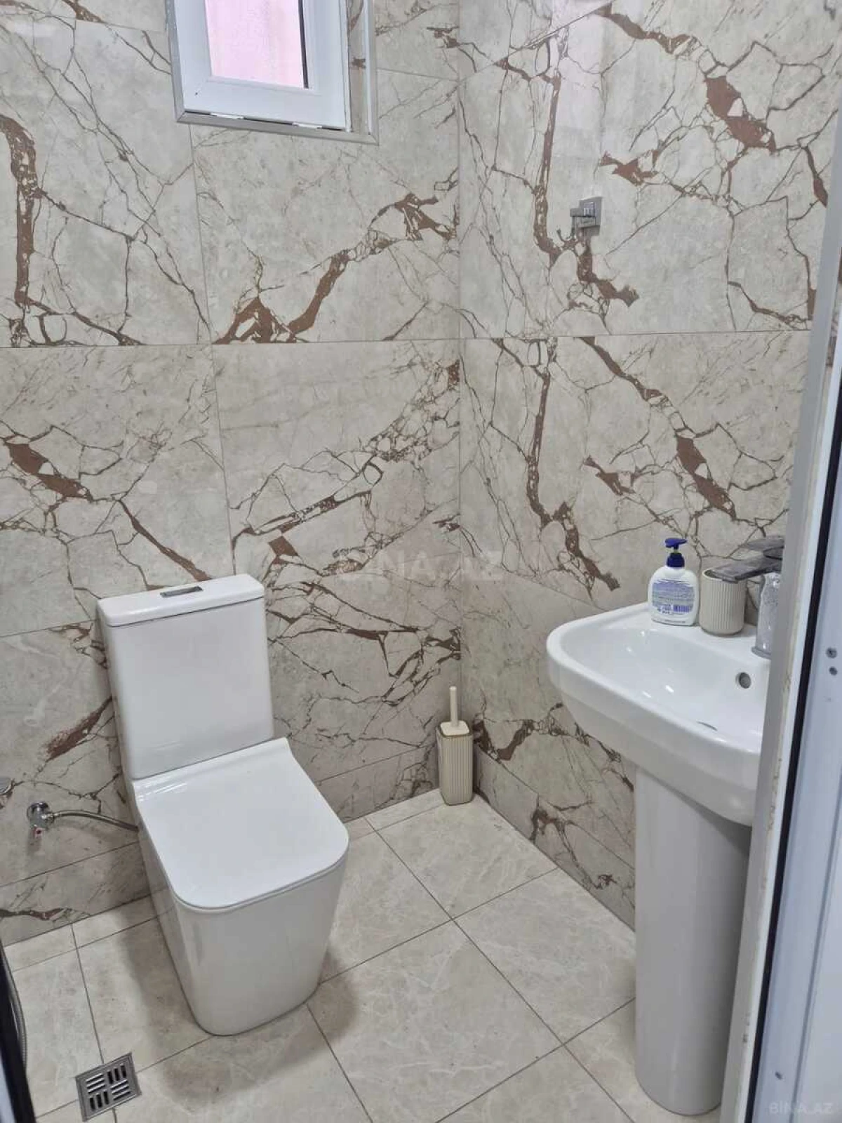 Satılır 5 otaqlı həyət evi 193 m²