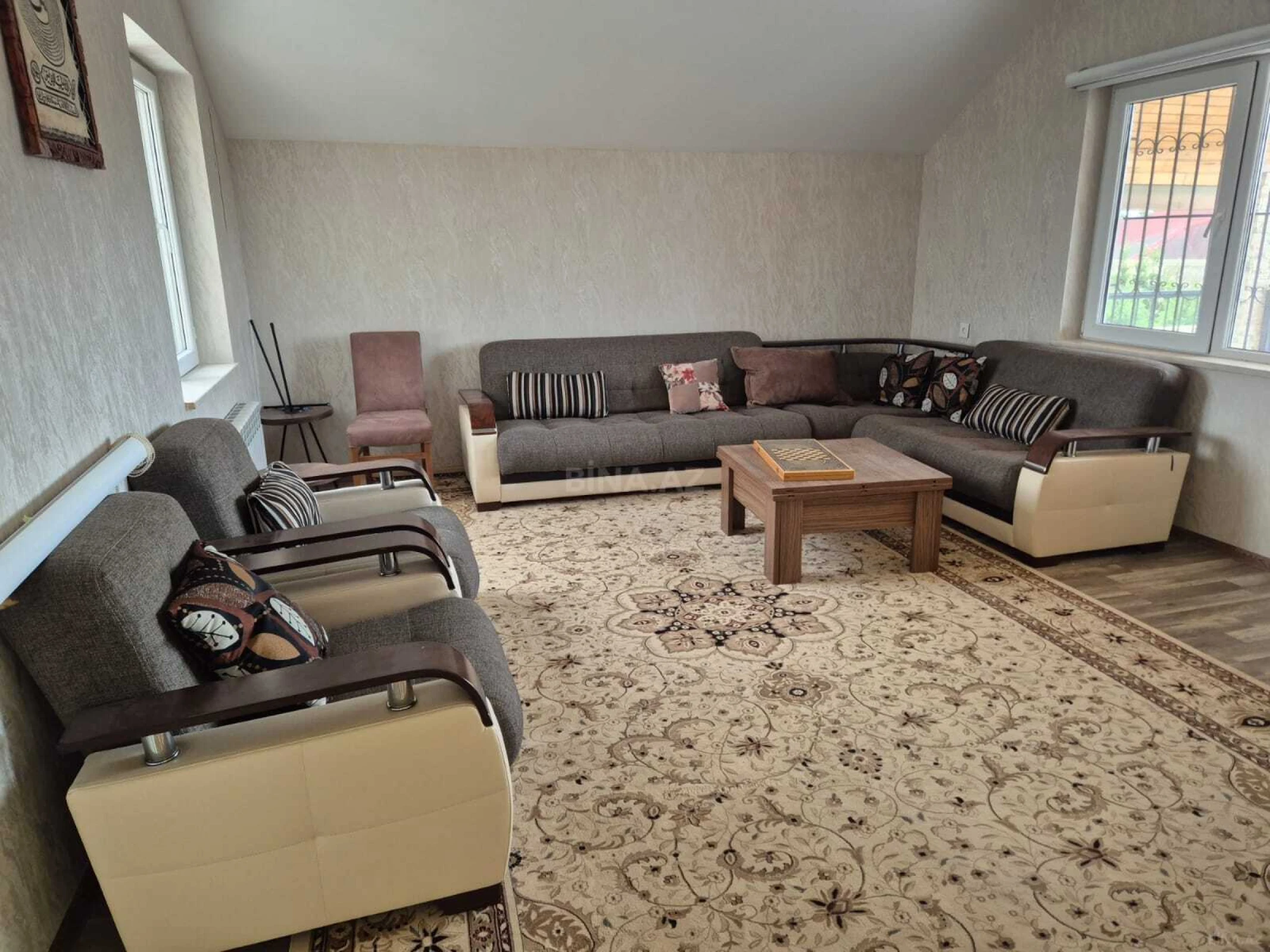 Satılır 5 otaqlı həyət evi 193 m²
