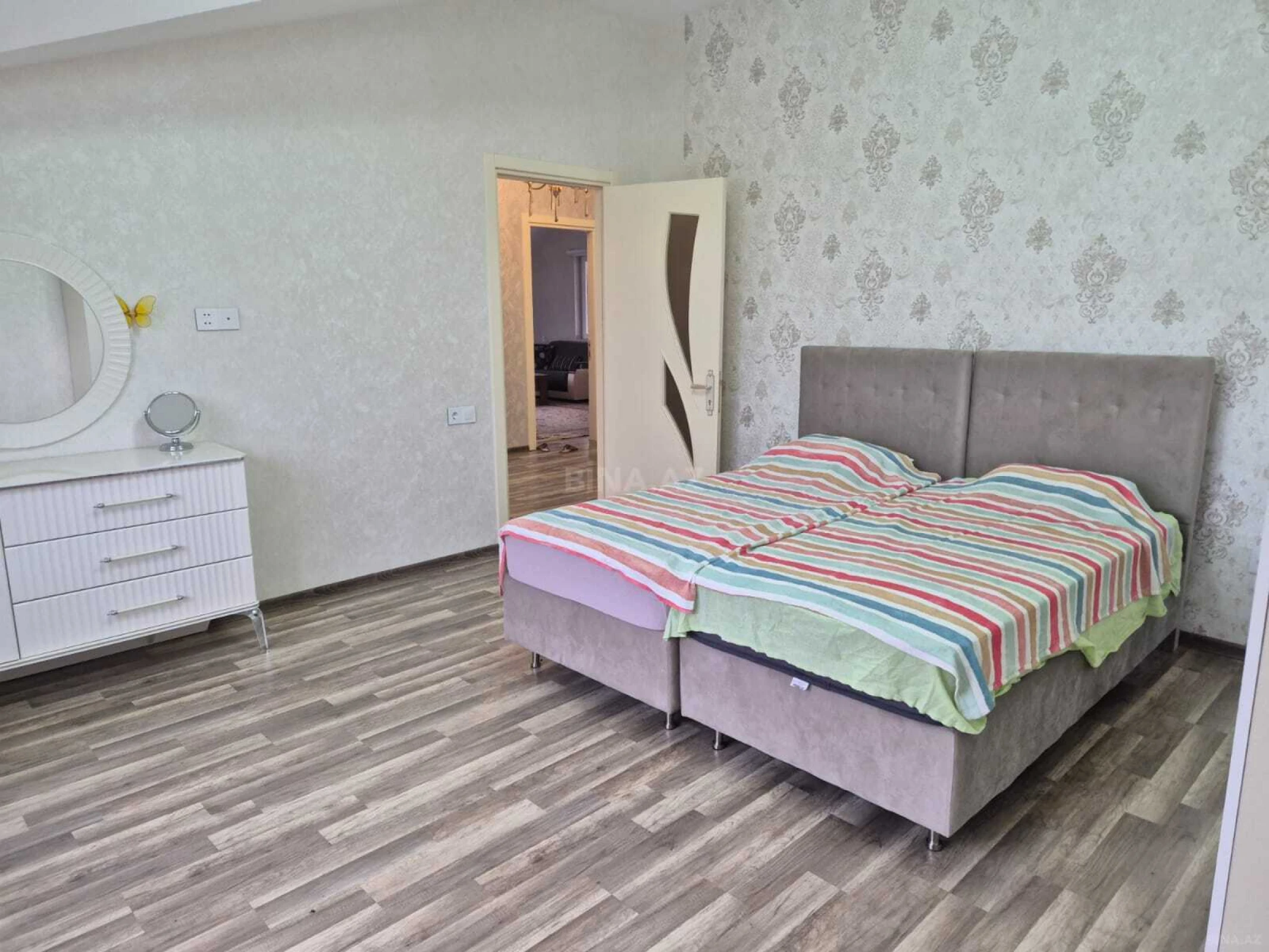 Satılır 5 otaqlı həyət evi 193 m²