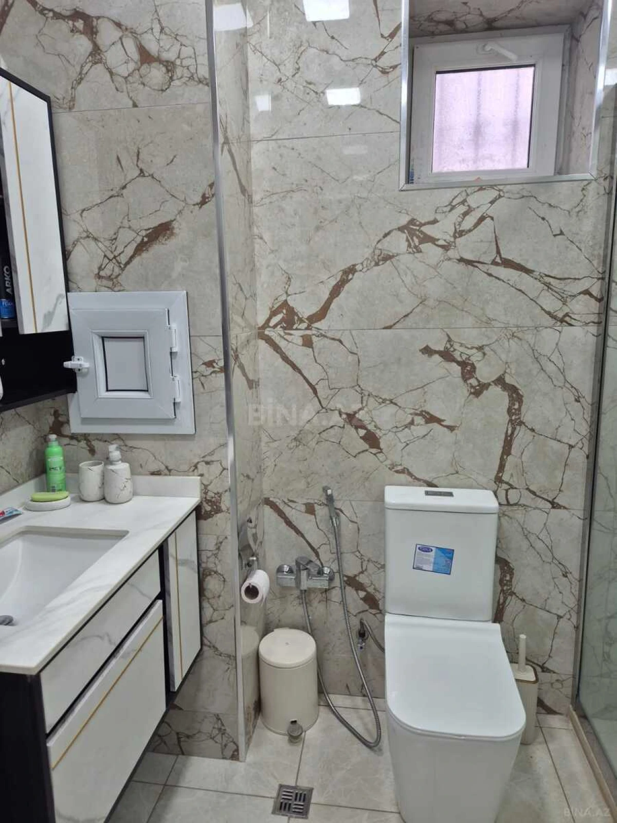 Satılır 5 otaqlı həyət evi 193 m²