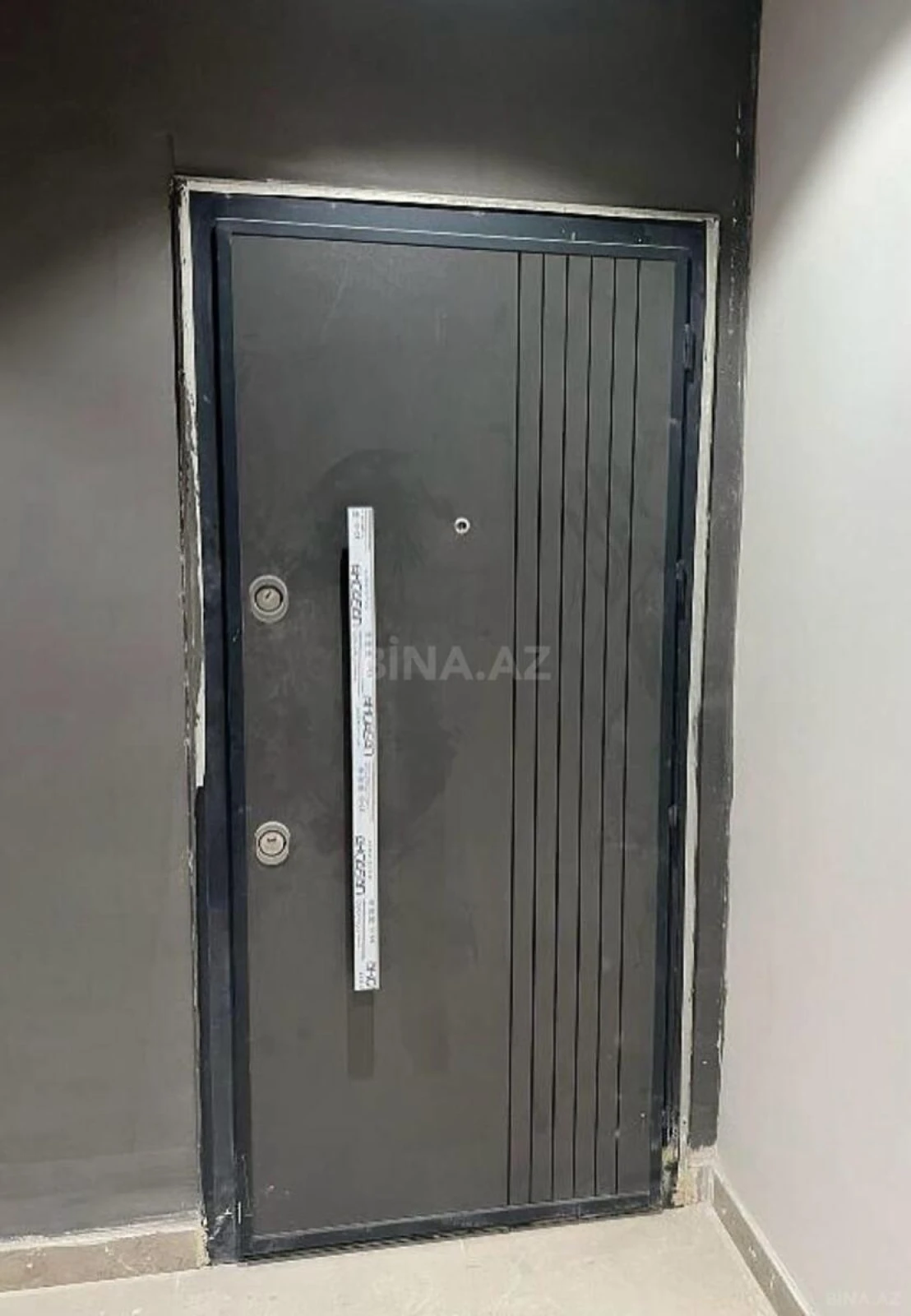 Satılır 3 otaqlı mənzil 130 m²