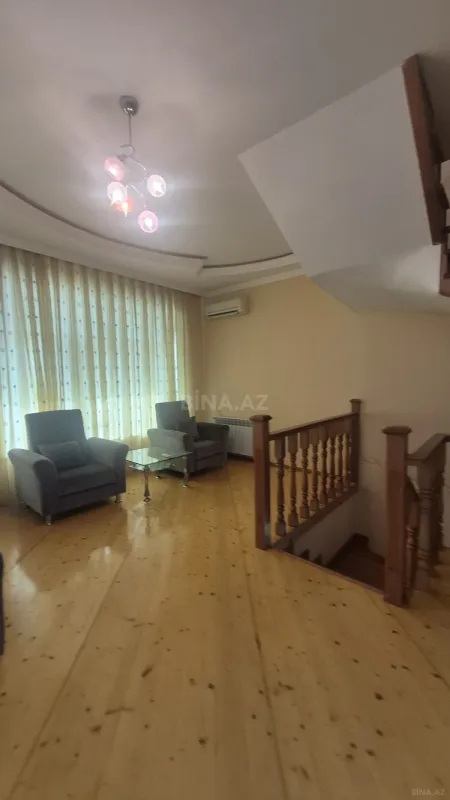 Satılır 8 otaqlı həyət evi 360 m²