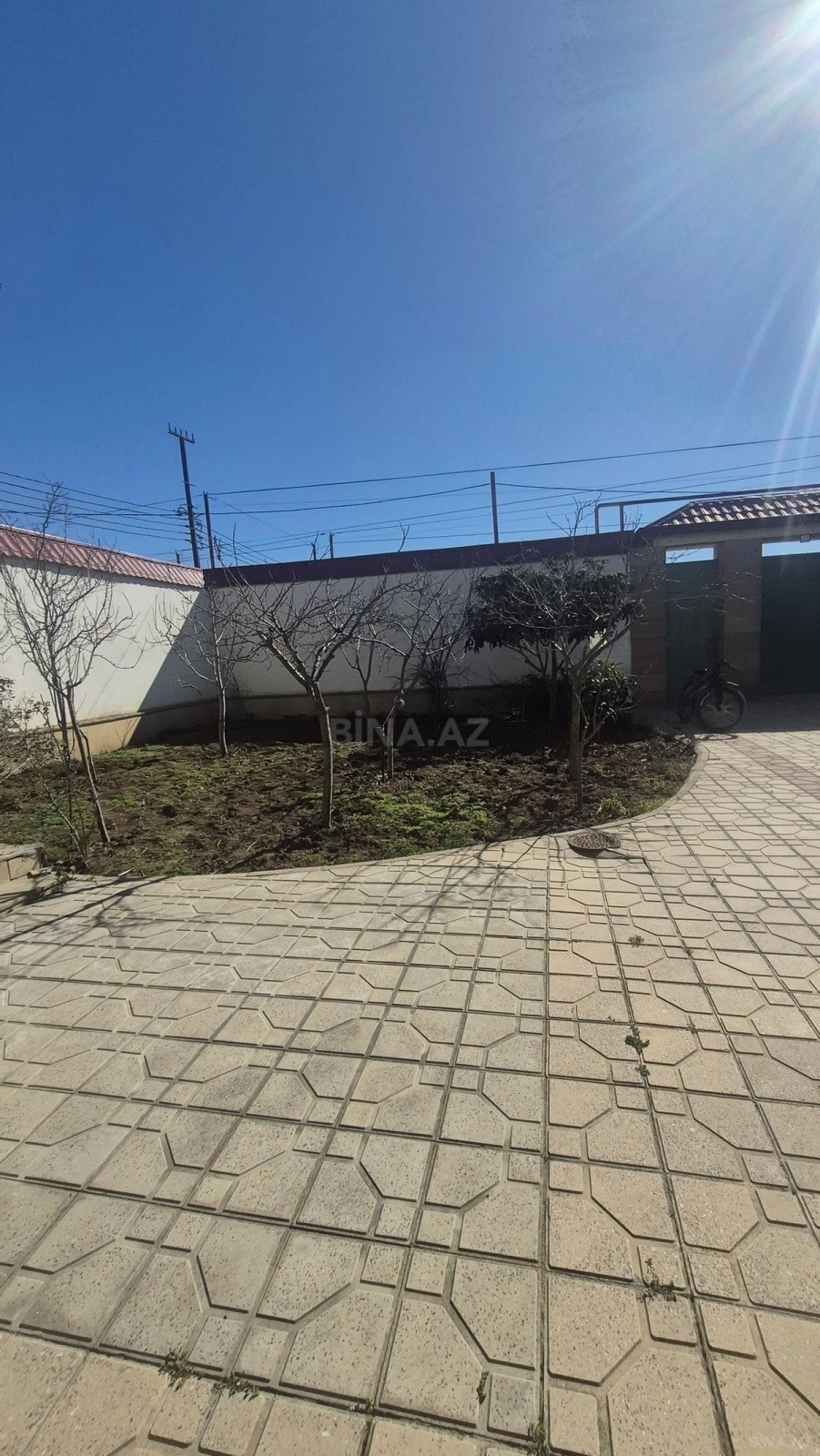 Satılır 8 otaqlı həyət evi 360 m²