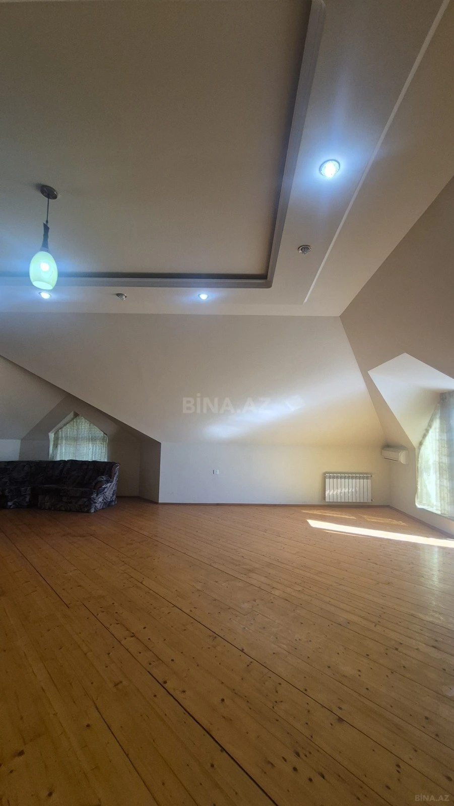 Satılır 8 otaqlı həyət evi 360 m²
