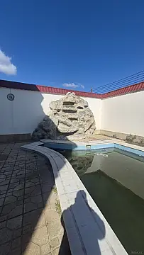 Satılır 8 otaqlı həyət evi 360 m²