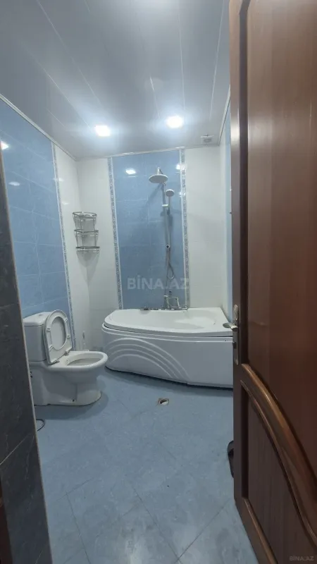 Satılır 8 otaqlı həyət evi 360 m²