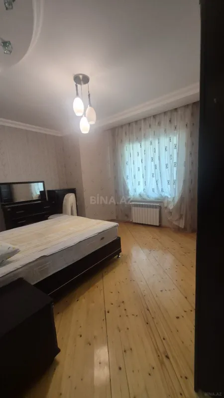 Satılır 8 otaqlı həyət evi 360 m²