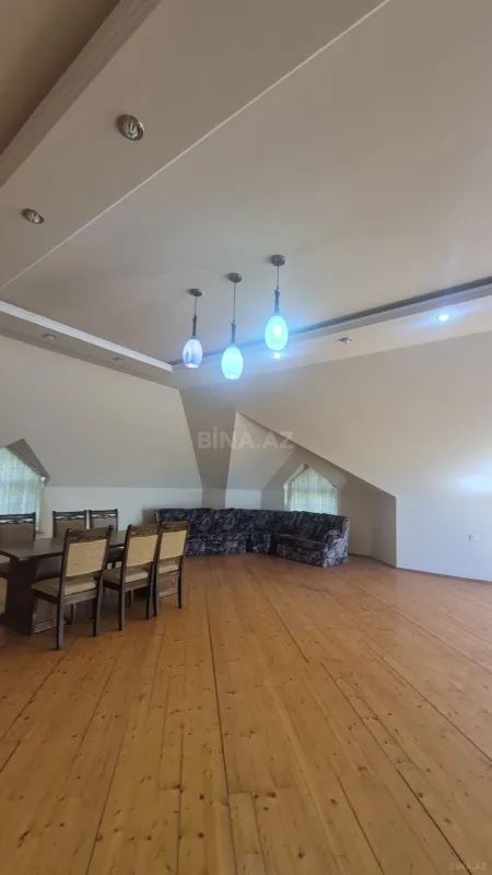 Satılır 8 otaqlı həyət evi 360 m²