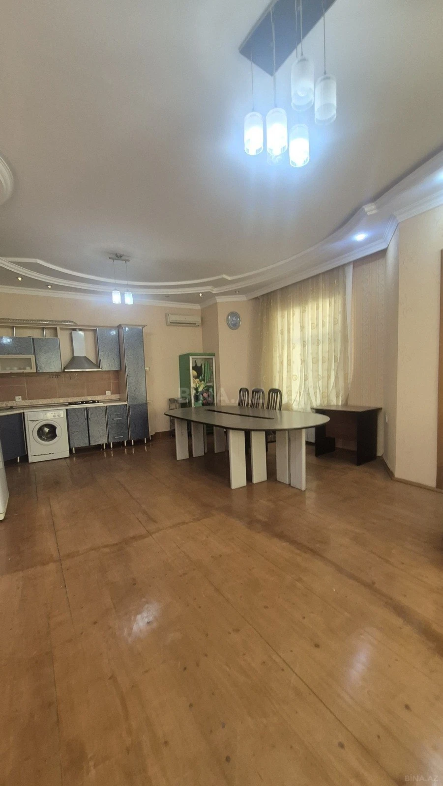 Satılır 8 otaqlı həyət evi 360 m²