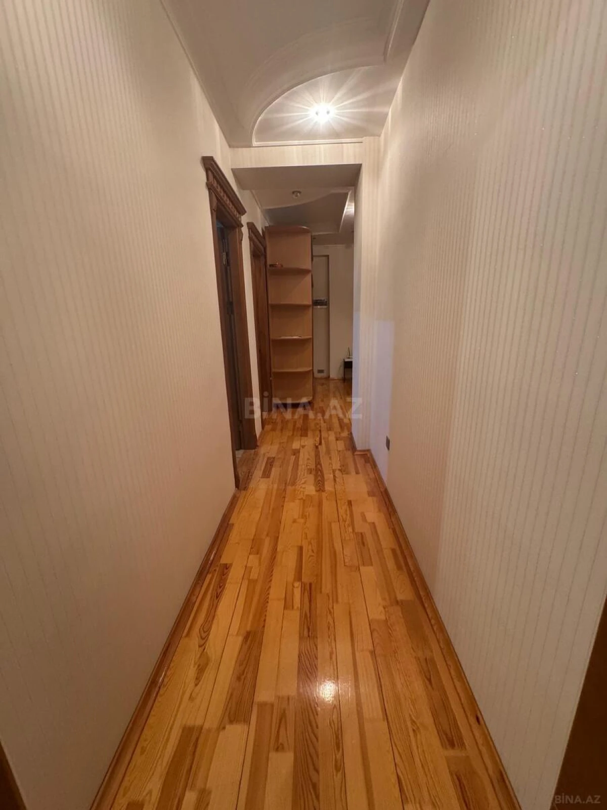 Kirayə verilir 2 otaqlı mənzil 90 m²