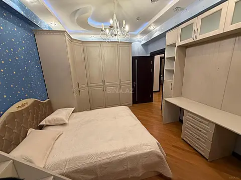 Kirayə verilir 3 otaqlı mənzil 127 m²