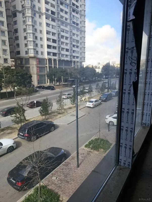 Satılır obyekt 690.9 m²