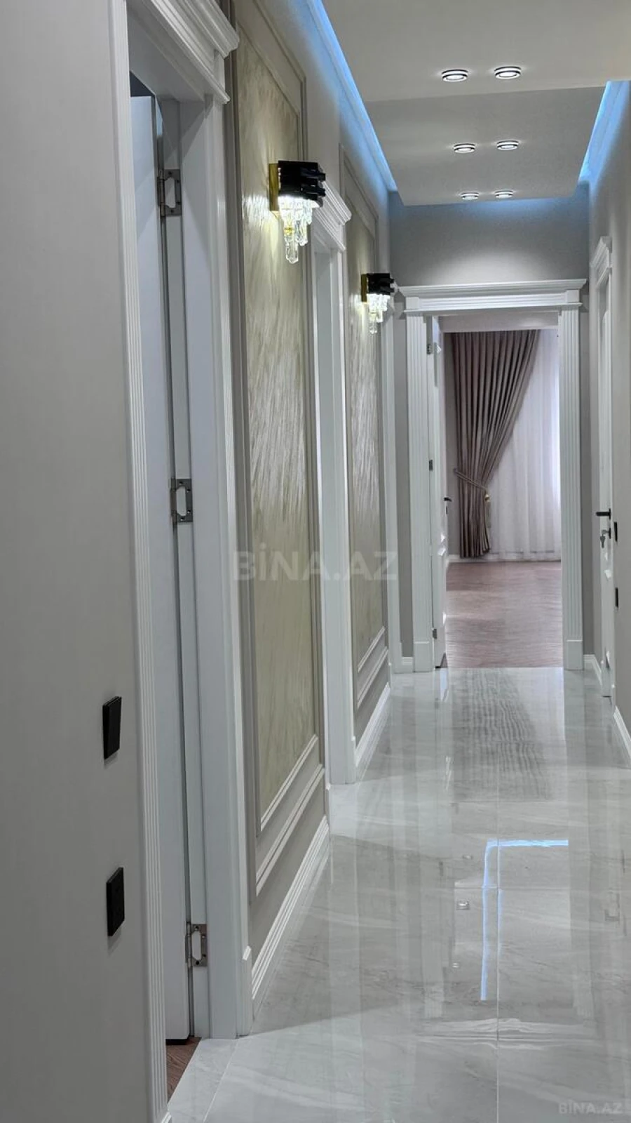 Satılır 4 otaqlı mənzil 138 m²
