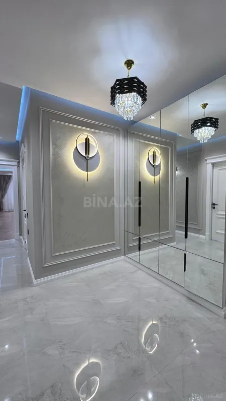 Satılır 4 otaqlı mənzil 138 m²