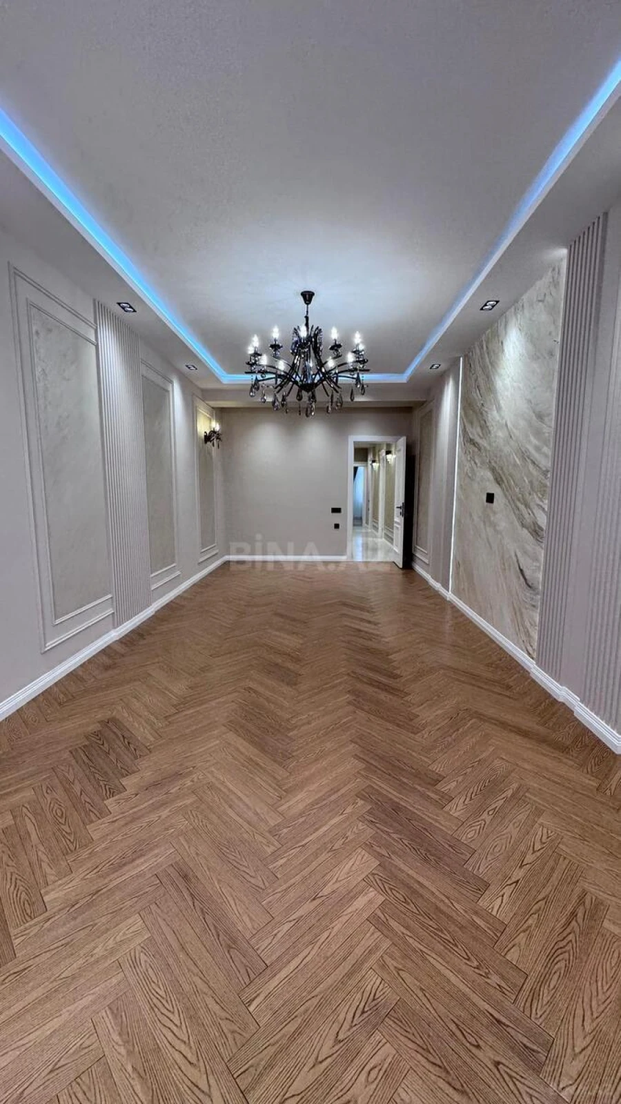 Satılır 4 otaqlı mənzil 138 m²