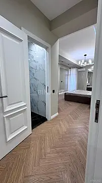 Satılır 4 otaqlı mənzil 138 m²