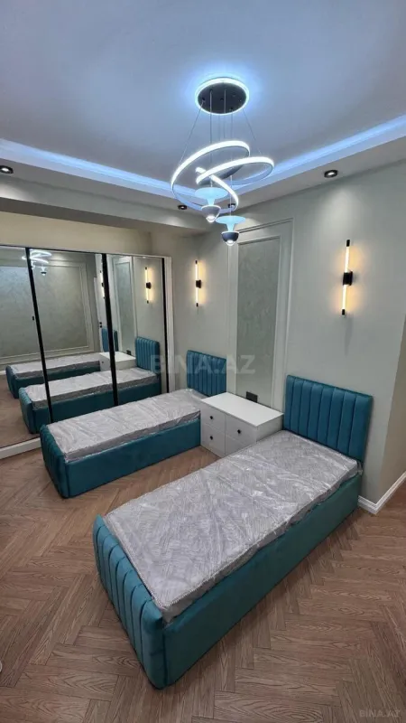 Satılır 4 otaqlı mənzil 138 m²