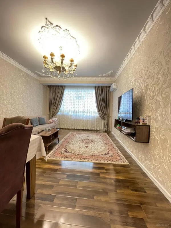 Satılır 4 otaqlı mənzil 135 m²