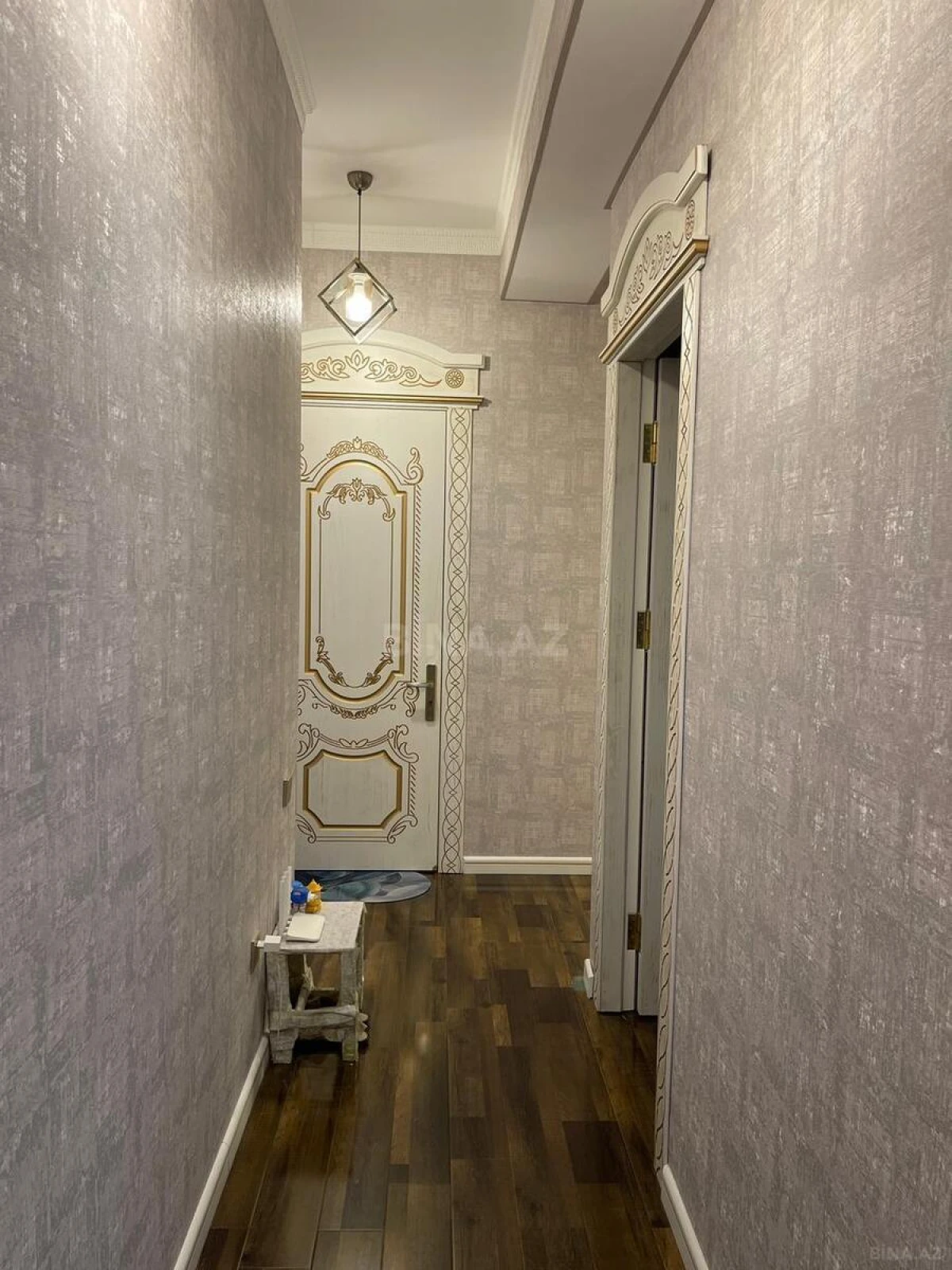 Satılır 4 otaqlı mənzil 135 m²