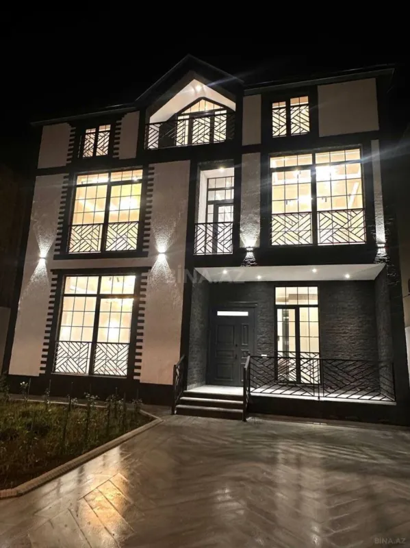 Satılır 9 otaqlı həyət evi 437 m²
