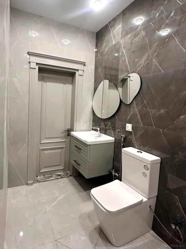 Satılır 9 otaqlı həyət evi 437 m²