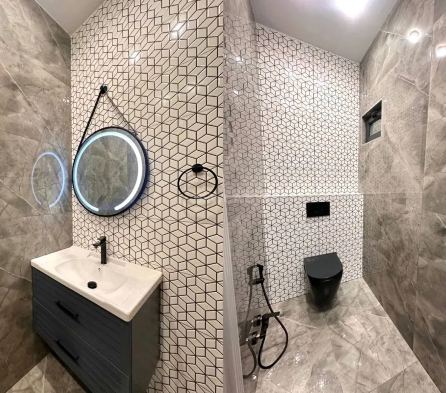 Satılır 9 otaqlı həyət evi 437 m²