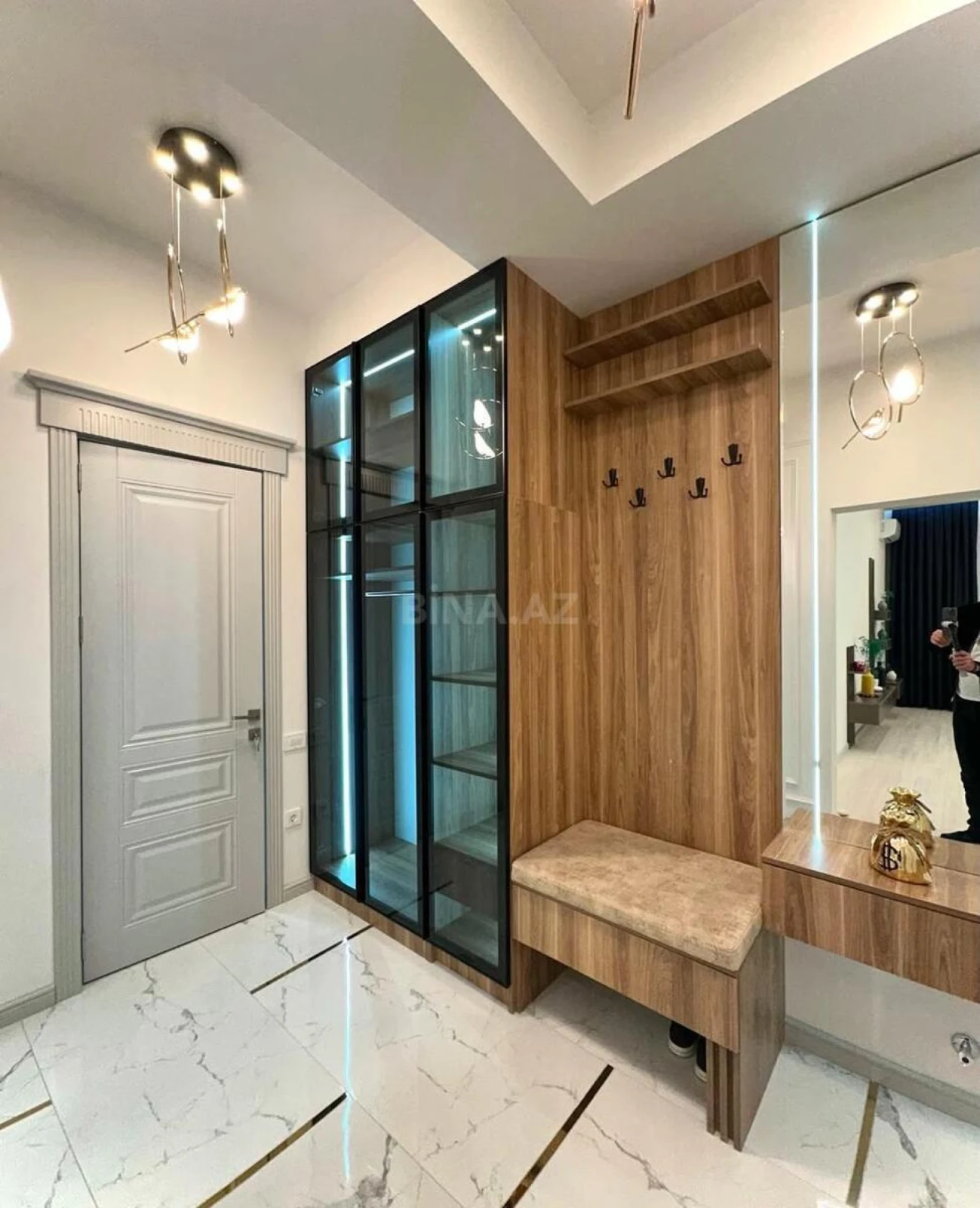 Kirayə verilir 2 otaqlı mənzil 105 m²