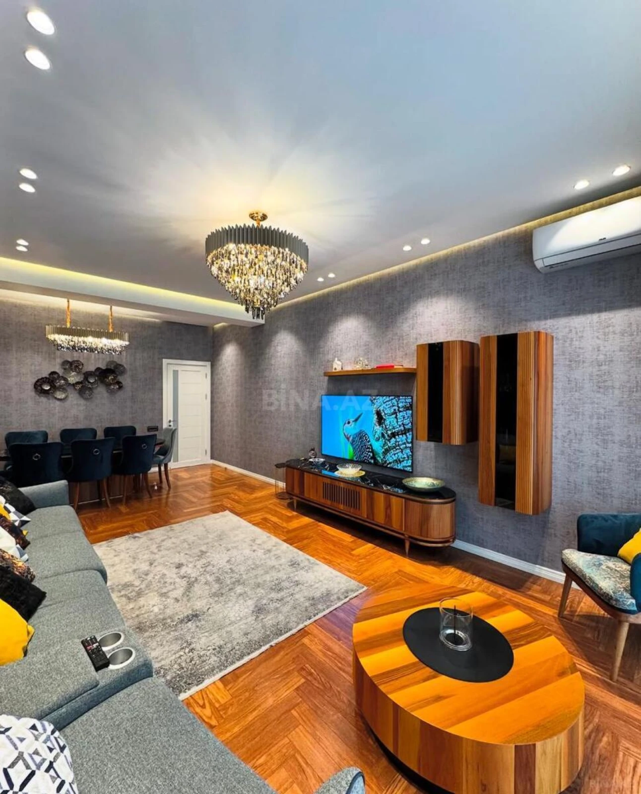 Kirayə verilir 2 otaqlı mənzil 105 m²
