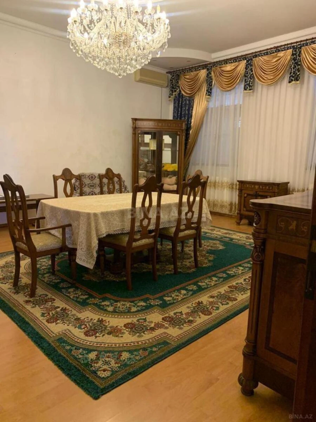 Satılır 8 otaqlı həyət evi 285.8 m²